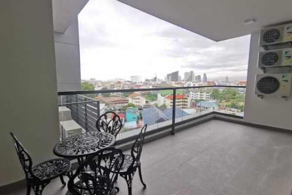2 bedrooms below 31st floor. Thai ownership. Arcadia Millennium Tower