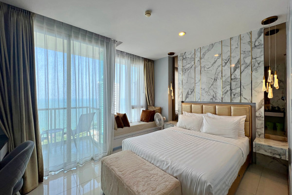 Sea view. Studio on 23 floor, building  B. The Riviera Wongamat Beach. Year contract