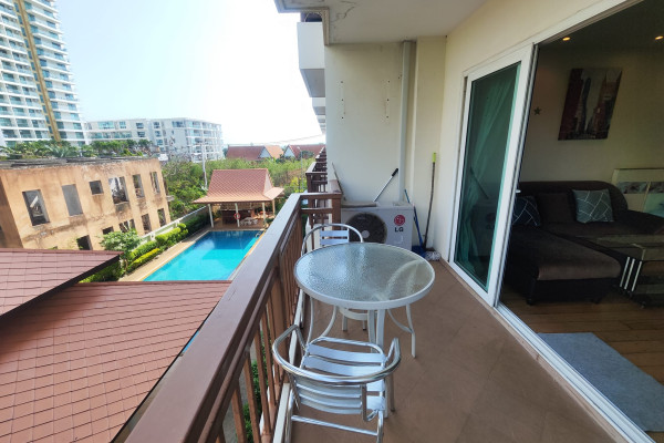 Studio in Pratumnak near the beach.  Emerald Palace