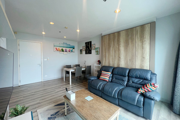 2 bedrooms  with a Bath tub. 5 minutes' walk to the Pattaya Beach. Centric Sea. From 6 months