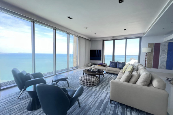 Supper luxurious high rise beachfront condominium. Spacious penthouse