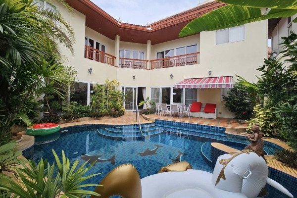 Pool Villa with 3 bedrooms in Phratamnak area