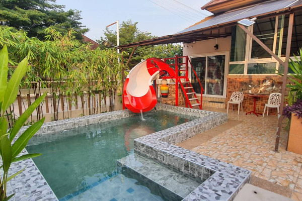 Le Beach Home Village. 4 bedrooms pool house in the Bang Saray