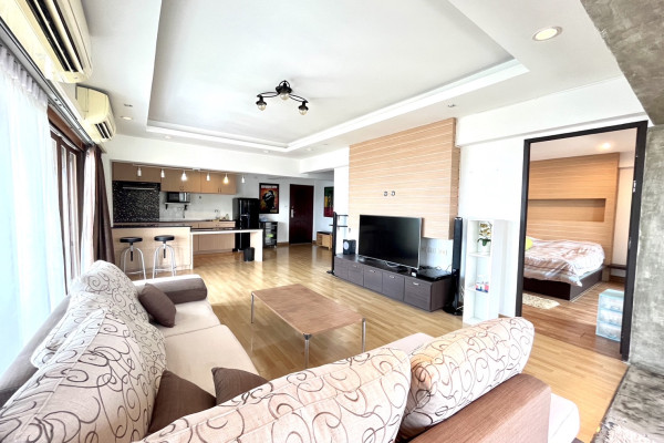 Sombat Pattaya Condotel. Spacious 1 bedroom on Pratumnak. 12th floor. Sea view