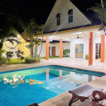 Luxury 5 bedrooms pool villa in Huai yai