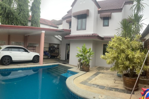 Jomtien Yacht Club 1. 3 bedrooms Pool Villa with marina. Na Jomtien