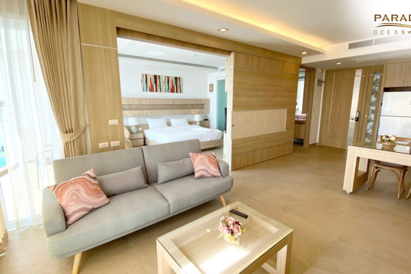 1 bedroom apartment in North Pattaya on the beach. Paradise Ocean View. 6-12 months: 32,000 baht per month