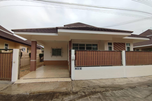 3 bedrooms house in the village near Siam Country Club. Chokchai Village 10