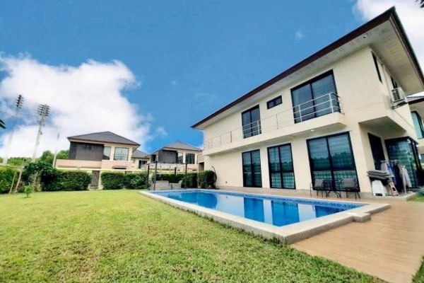 Asiatic Villa Village, Nong Pla Lai. 3 bedrooms Pool Villa. Year contract