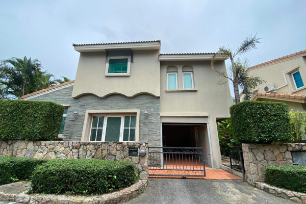 Silk Road Place Village. 3 bedrooms house. Year contract