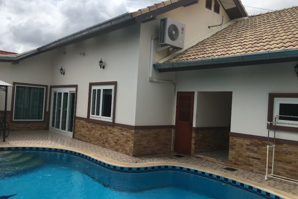 Baan Suay Mai Ngam. Luxury 4 Bedroom Pool Villa in a quiet village with convenient location