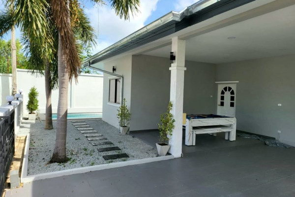 Newly Renovated 3 bedrooms Pool Villa. SP Village 4