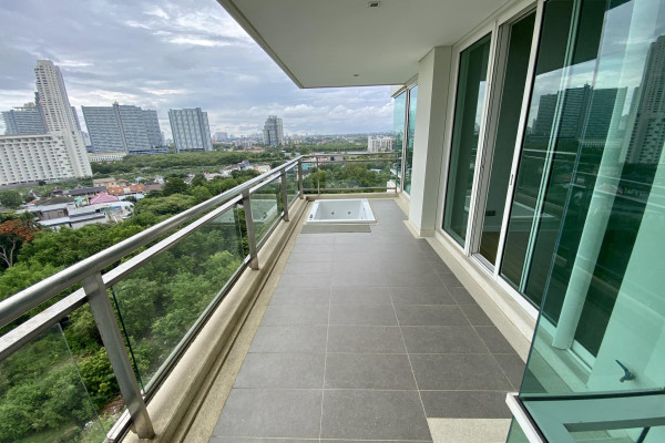 QUICK SALE. Reflection Jomtien. 2 bedroom apartment in luxury and unique condominium. 8th floor. Sea and city view