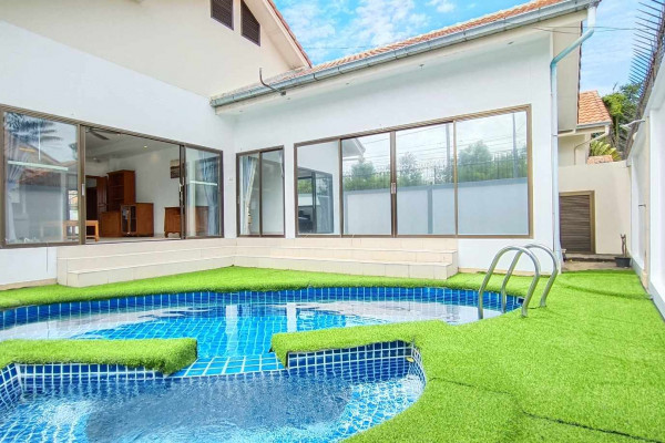 3 Bedroom Pool Villa. Adare Gardens 3, Soi Chaiyapruk 3. Quick Sale 6.95 MB Only!!
