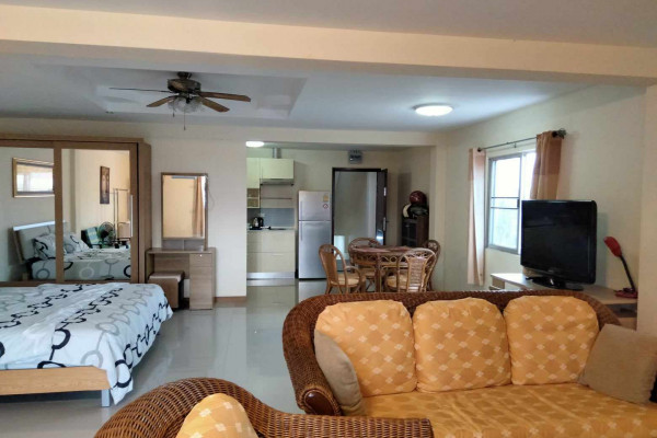 Big studio at South Pattaya/Soi Land Department. From 3 months. 8,000 baht/month (year contract)