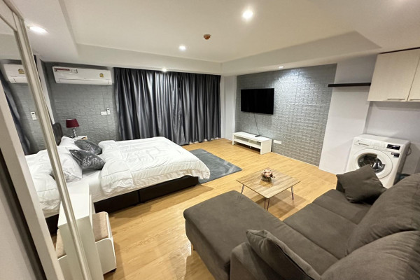 The Mountain Condo Khaotalo. Corner studio