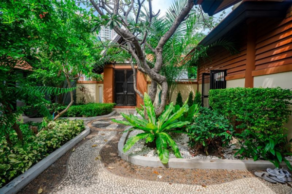 Corner 3 Bedrooms Pool Villa, Jomtien. Chateau Dale Thai Bali village