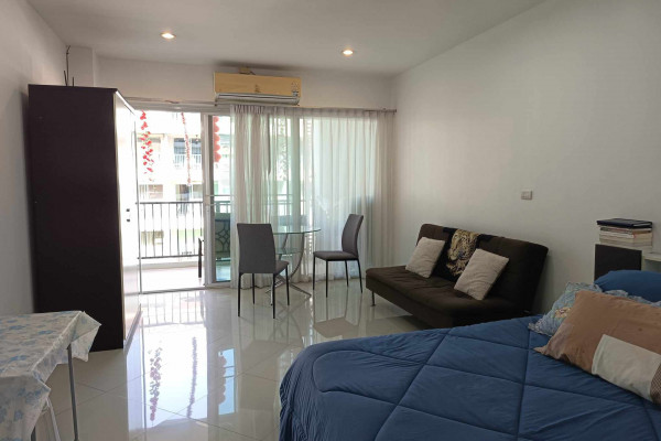 Diamond Suites Resort. Studio 15 minutes from the beach. 6th floor