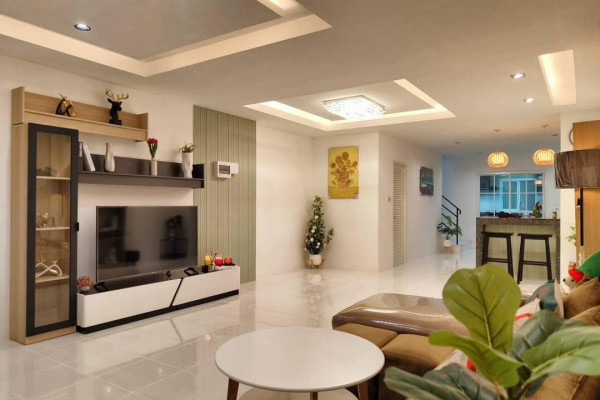 2 bedrooms 2-story townhome. Rattanakorn 18, Kratinglai