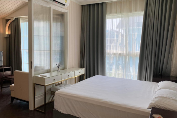 Grand Florida Beachfront Condo Resort. 1 bedroom in complex type resort. 6th floor