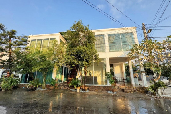 8 bedrooms Pool Villa in Khao Talo. South Pattaya