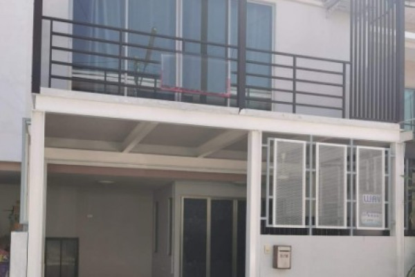 2-story 2 bedrooms townhouse, Sukhawadi Naklua. Near the sea. Year contract