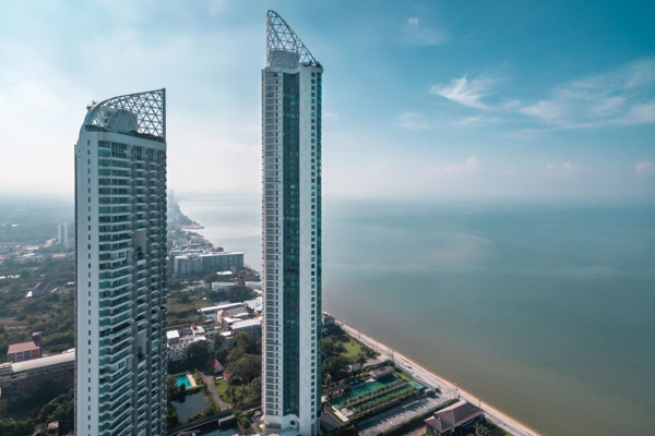 Reflection Jomtien Beach Pattaya